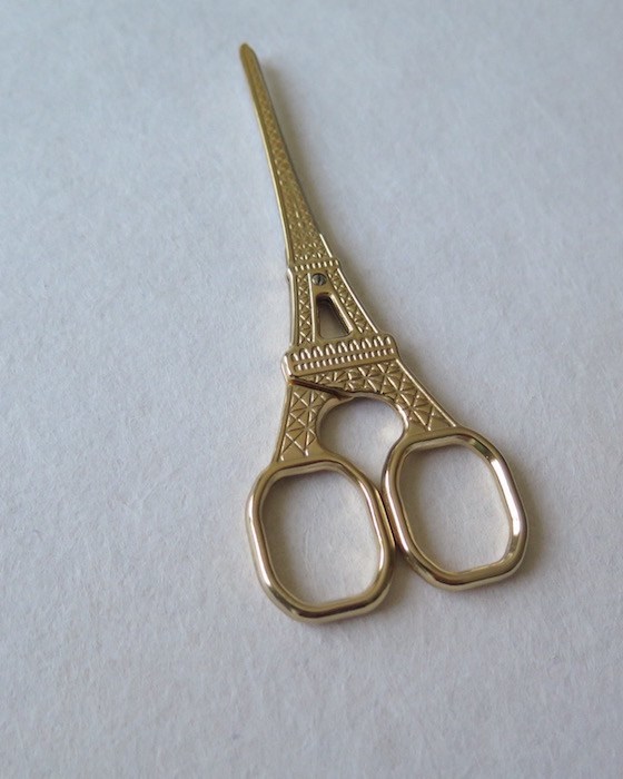 cómoda bordada arte arte tijeras de coser Tijeras de acero inoxidable DIY Tijeras en forma de torre Eiffel a la moda color bronce herramienta de tijeras 