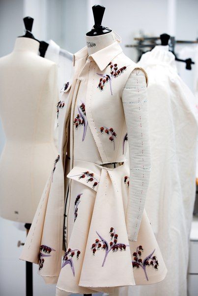 maravillosos detalles para ropa de ceremonia