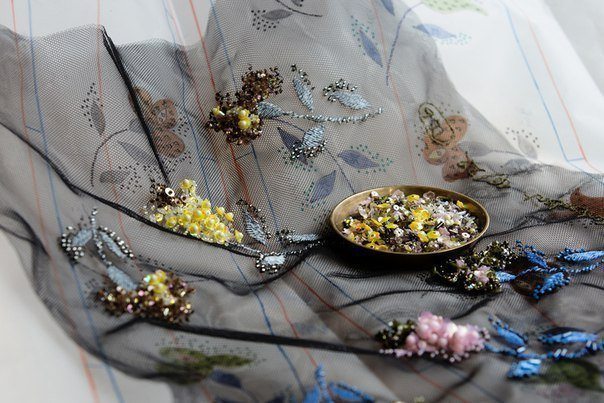 maravillosos detalles para ropa de ceremonia