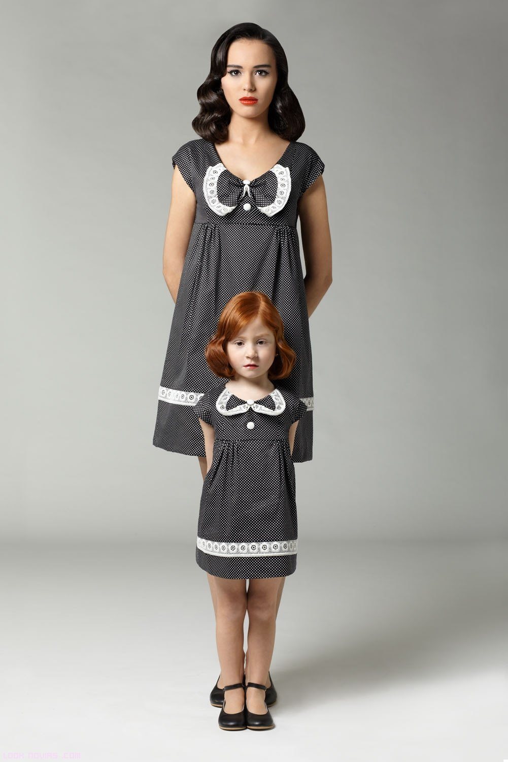 niñas vestidas como mamá