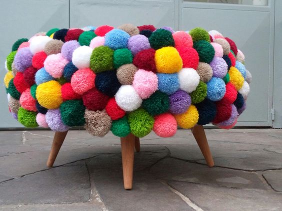 decora con pompones