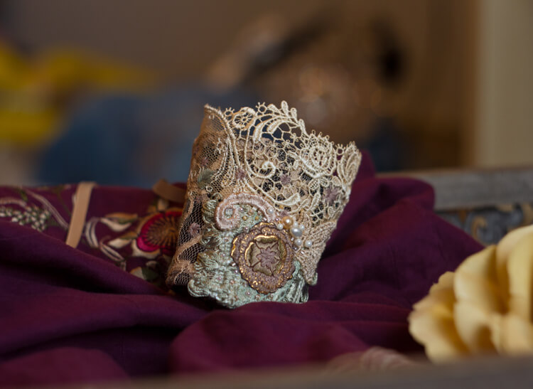 puños bordados