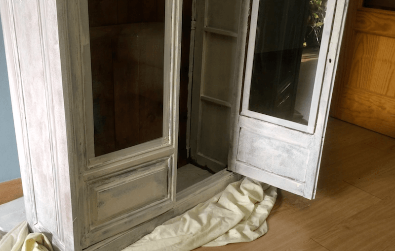 tela estampada para restaurar viejo mueble