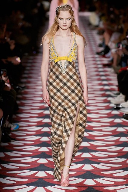 vestido de cuadros miu miu