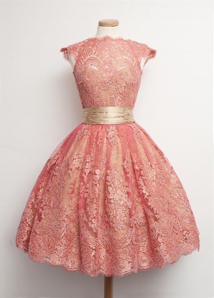 vestidos de vuelo con tela de encaje