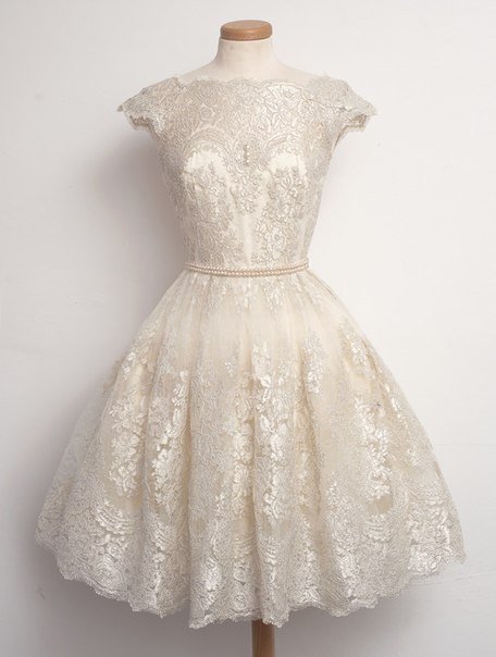 vestidos de vuelo con tela de encaje