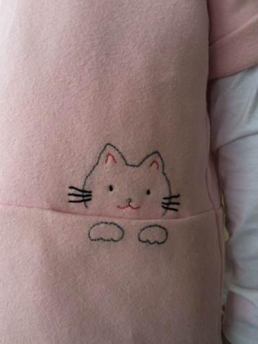 Dulce gatito para bordado de bolsillo