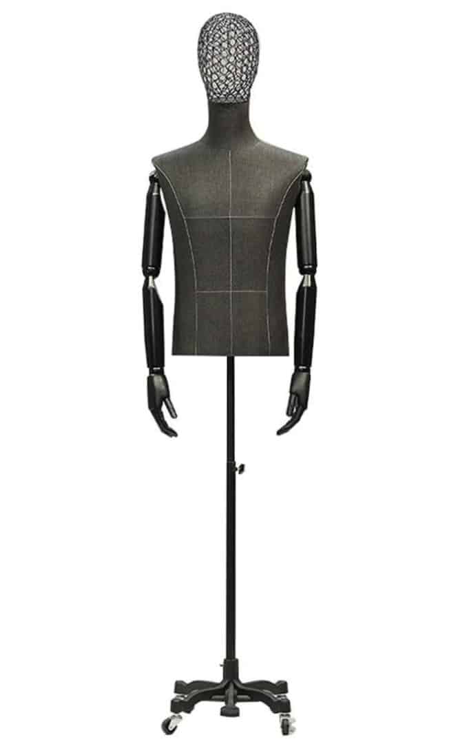 maniquí masculino con base de metal y rueditas